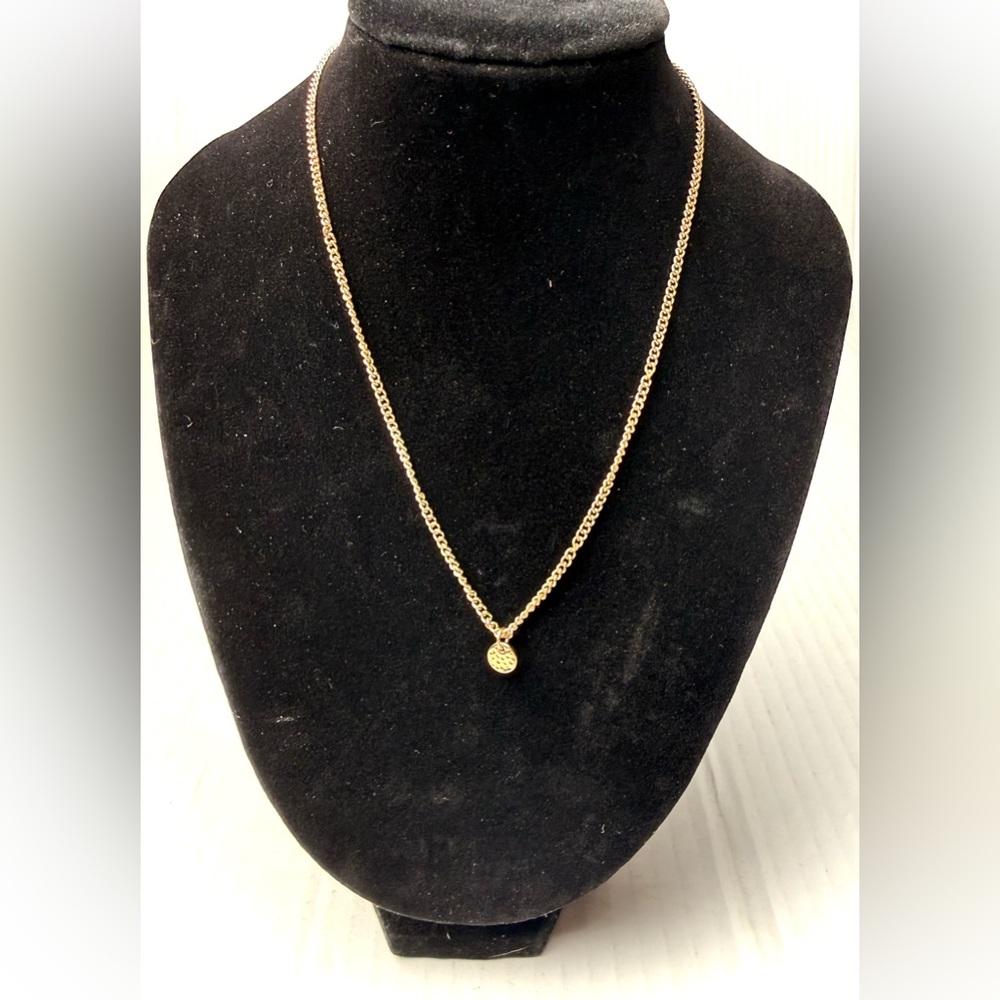 Delicate Coin Round Pendant Gold Tone‎ Necklace Textured Classic Small Dainty